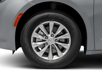 Used 2017 Chrysler Pacifica - photo 1