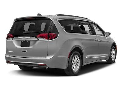 Used 2017 Chrysler Pacifica - photo 2