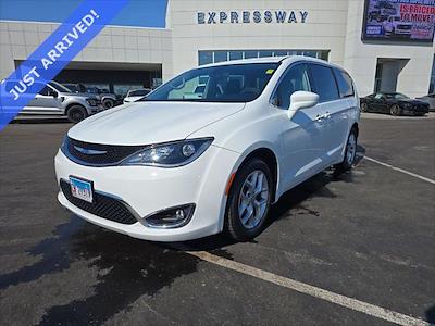 Used 2018 Chrysler Pacifica - photo 1