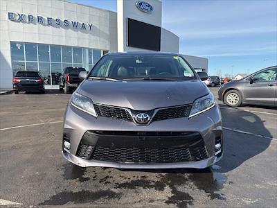 Used 2018 Toyota Sienna - photo 1