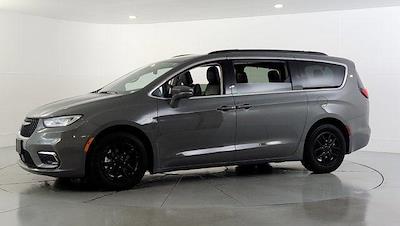 Used 2022 Chrysler Pacifica - photo 1