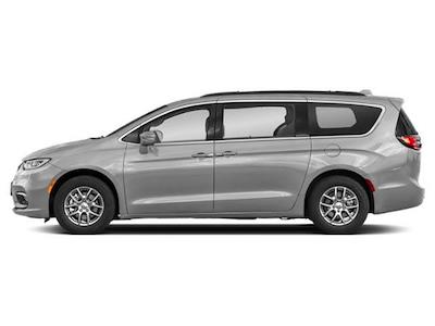 Used 2022 Chrysler Pacifica - photo 1