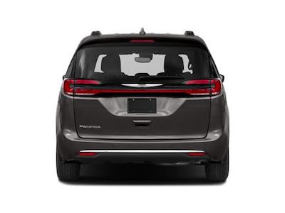 Used 2022 Chrysler Pacifica - photo 1