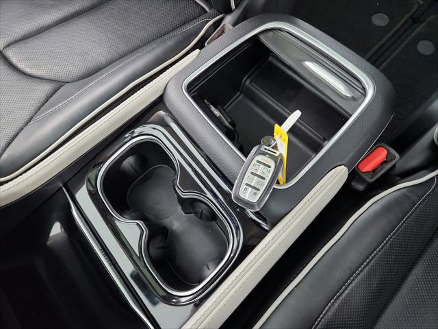 Used 2023 Chrysler Pacifica - photo 6