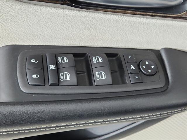 Used 2023 Chrysler Pacifica - photo 12