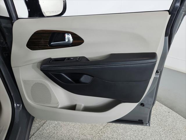 Used 2023 Chrysler Pacifica - photo 28