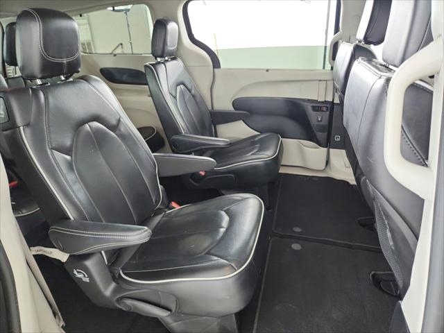 Used 2023 Chrysler Pacifica - photo 30
