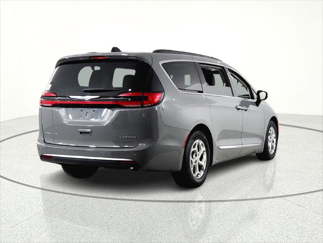 Used 2023 Chrysler Pacifica - photo 11