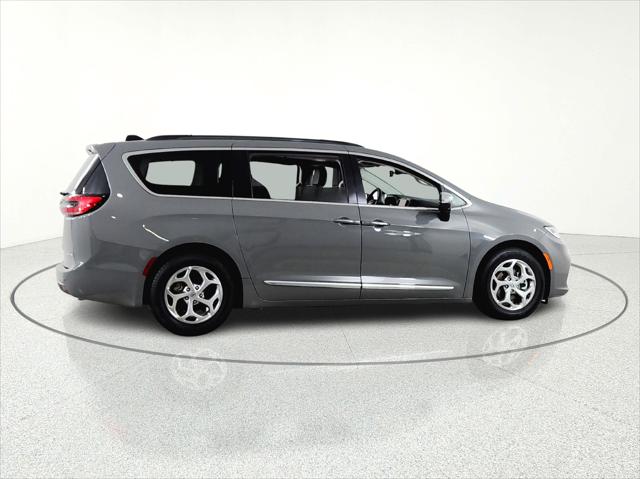Used 2023 Chrysler Pacifica - photo 13
