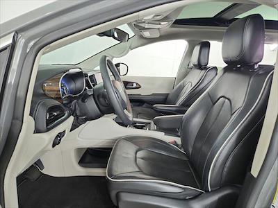 Used 2023 Chrysler Pacifica - photo 1