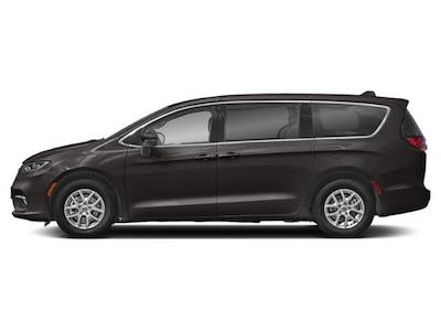 Used 2023 Chrysler Pacifica - photo 1