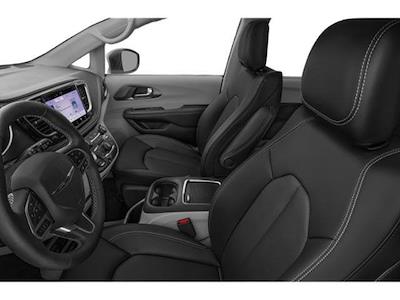 Used 2023 Chrysler Pacifica - photo 1