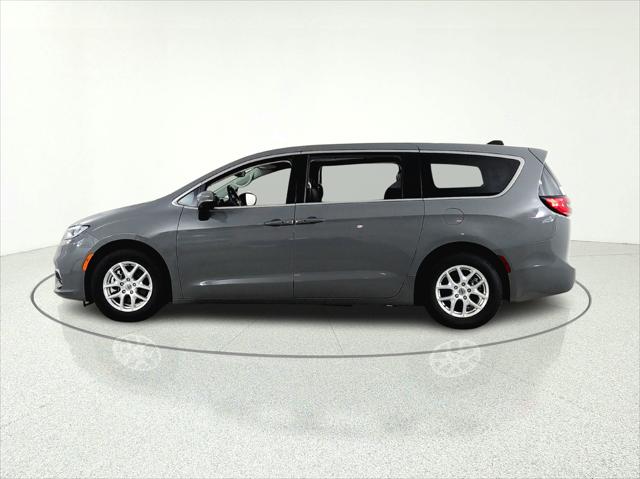 Used 2023 Chrysler Pacifica - photo 29