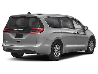 Used 2023 Chrysler Pacifica - photo 1