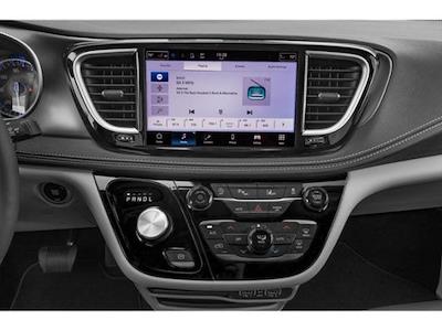 Used 2023 Chrysler Pacifica - photo 1