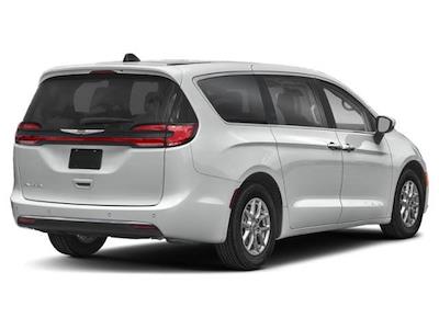 Used 2023 Chrysler Pacifica - photo 1