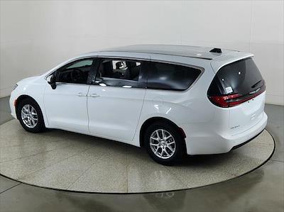 Used 2023 Chrysler Pacifica - photo 1