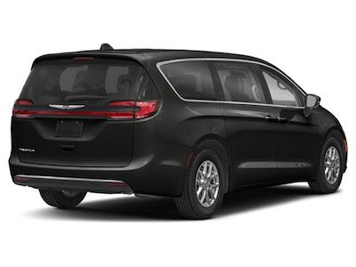 Used 2023 Chrysler Pacifica - photo 1