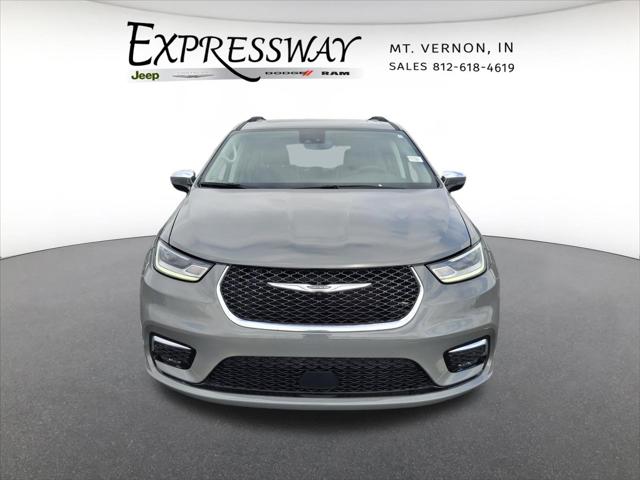 Used 2023 Chrysler Pacifica - photo 5