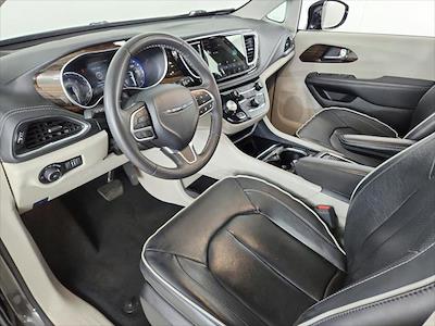 Used 2023 Chrysler Pacifica - photo 1