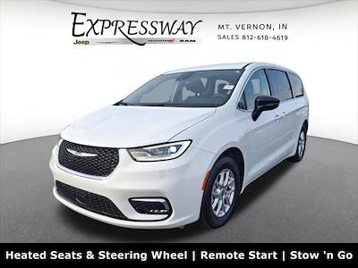 Used 2024 Chrysler Pacifica - photo 1