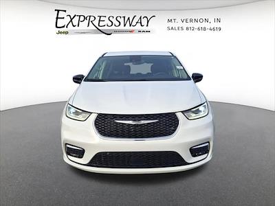 Used 2024 Chrysler Pacifica - photo 1