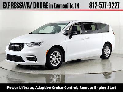 Used 2024 Chrysler Pacifica - photo 1