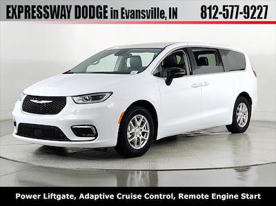 Used 2024 Chrysler Pacifica - photo 1