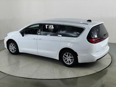 Used 2024 Chrysler Pacifica - photo 1
