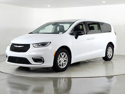 Used 2024 Chrysler Pacifica - photo 1