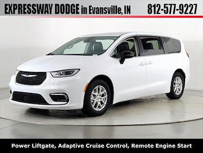 Used 2024 Chrysler Pacifica - photo 1