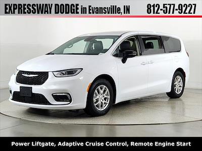 Used 2024 Chrysler Pacifica - photo 1