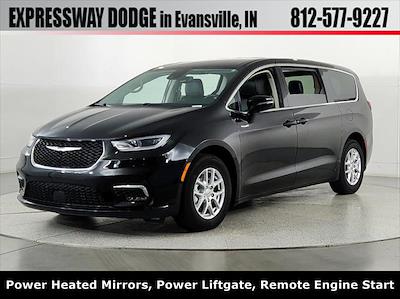 Used 2024 Chrysler Pacifica - photo 1