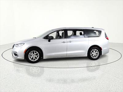 Used 2024 Chrysler Pacifica - photo 1