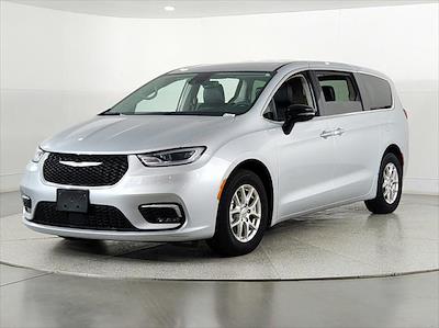 Used 2024 Chrysler Pacifica - photo 1