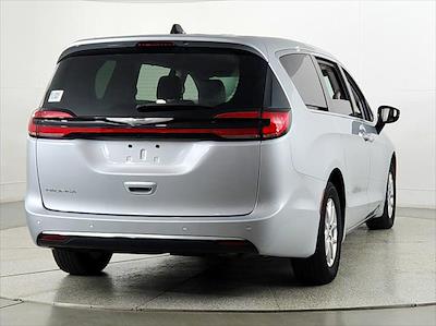Used 2024 Chrysler Pacifica - photo 1