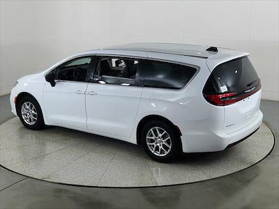 Used 2024 Chrysler Pacifica - photo 1