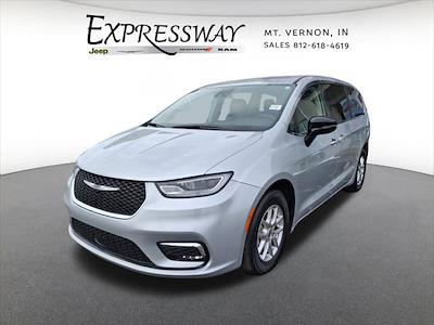 Used 2024 Chrysler Pacifica - photo 1