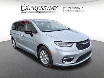 Used 2024 Chrysler Pacifica - photo 1