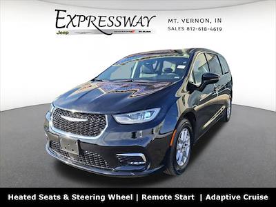 Used 2024 Chrysler Pacifica - photo 1