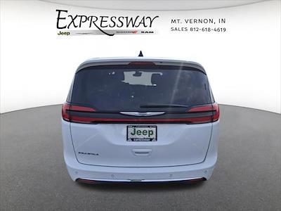 Used 2024 Chrysler Pacifica - photo 1