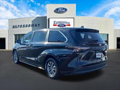Used 2024 Toyota Sienna - photo 1
