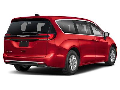 Used 2025 Chrysler Pacifica - photo 1