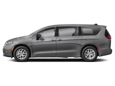 Used 2025 Chrysler Pacifica - photo 1