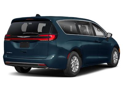 Used 2025 Chrysler Pacifica - photo 1
