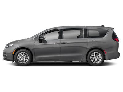 Used 2025 Chrysler Pacifica - photo 1