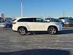 2019 Toyota Highlander 4x4 SUV for sale #B40016A - photo 3