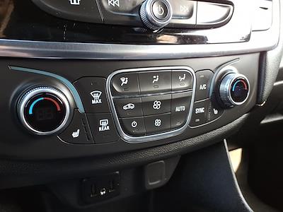 Used 2023 Chevrolet Traverse - photo 1