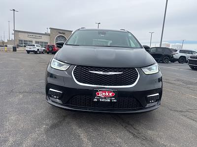 Used 2021 Chrysler Pacifica - photo 1