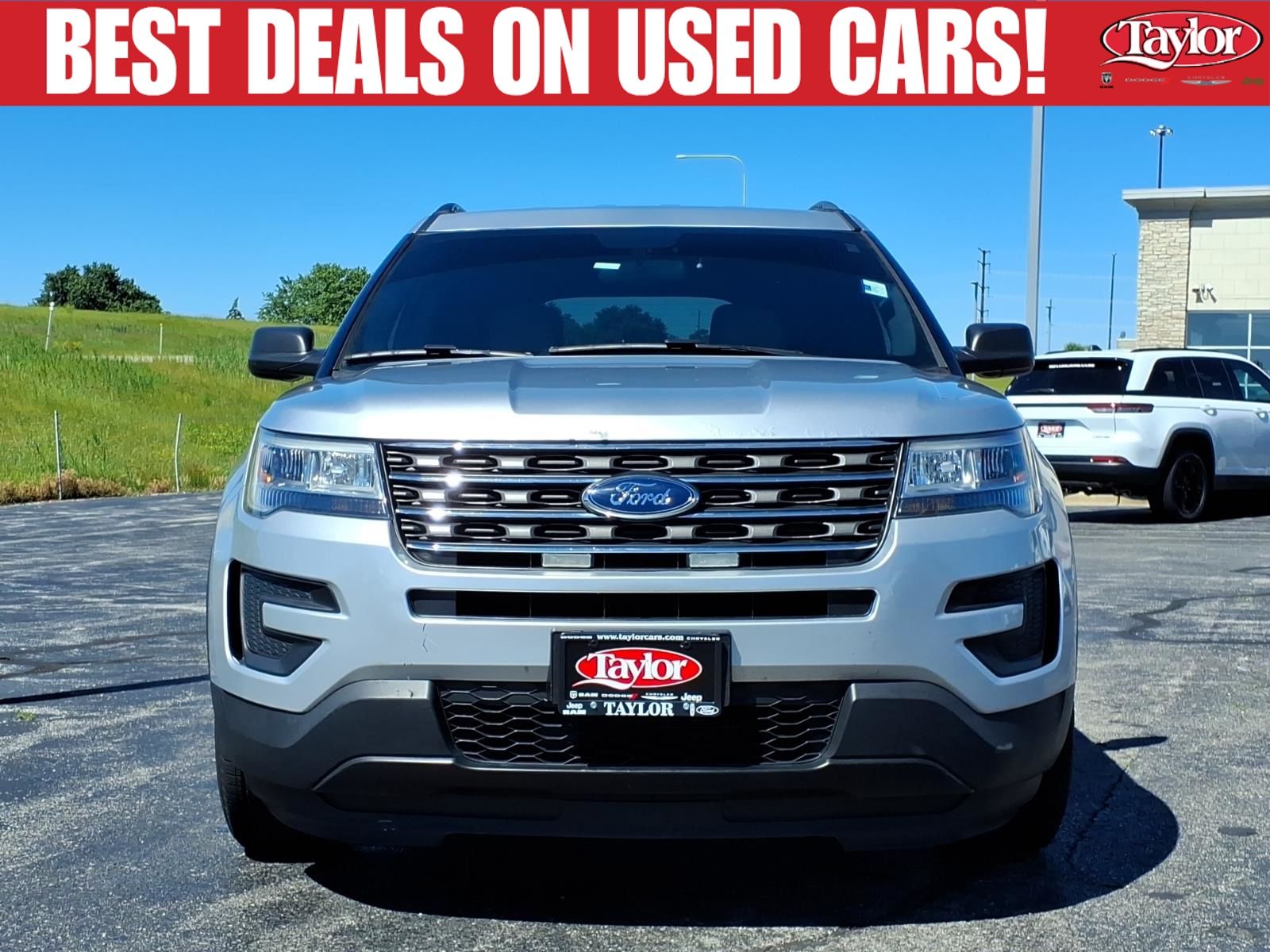 Used 2017 Ford Explorer - photo 2